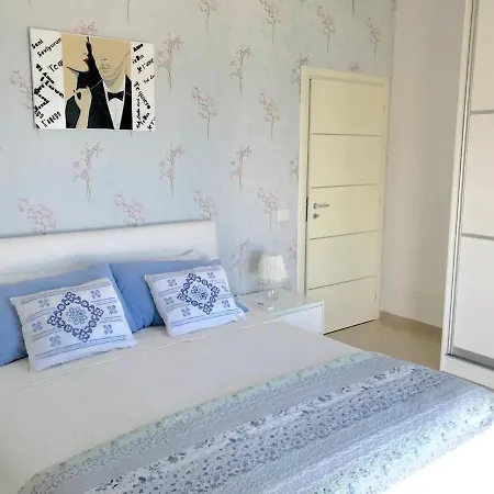 Апартаменты Penthouse In - Seafront